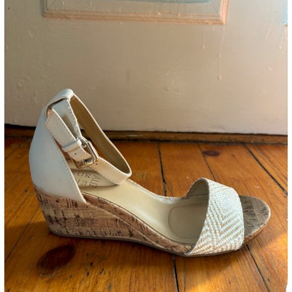 Naturalizer Wedge Heal - Picture 4 of 5